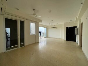 Room in 3 BHK Apartment at Conscient Heritage Max, Sector 102 – for Rent