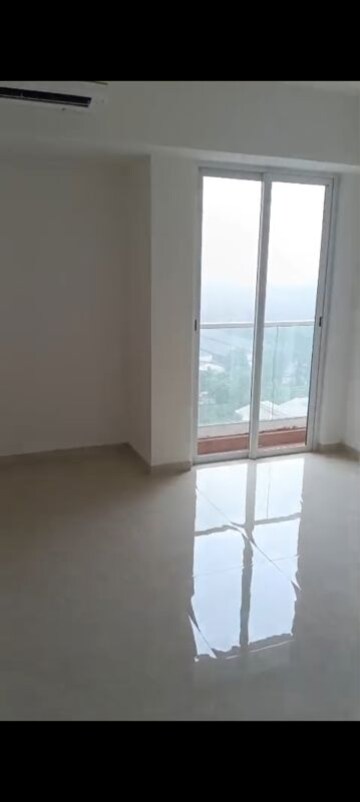 Room in 2 BHK Apartment at Indiabulls One Indiabulls, Pokhran Road No Two – for Rent