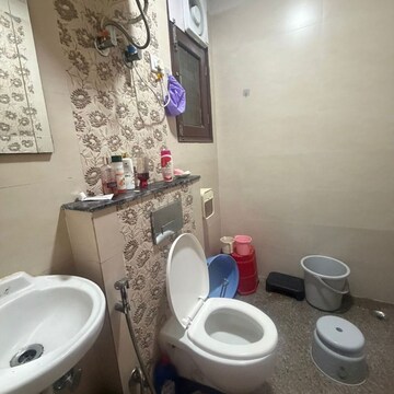 Bathroom in 4 BHK Apartment at Sector 15 – for Rent