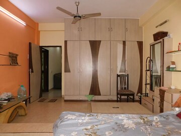 Living Room in 2 BHK Apartment at Chembur – for Rent