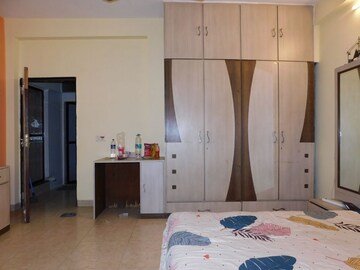 Bedroom in 2 BHK Apartment at Chembur – for Rent
