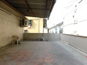 Parking in 2 BHK Apartment at Chembur – for Rent