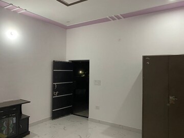 Room in 6+ BHK Independent House at Omaxe NRI City Center, Omega Ii Greater Noida – for Rent