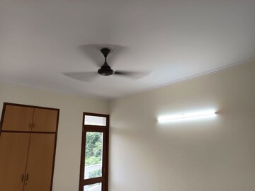 Bedroom in 3.5 BHK Apartment at Vipul Greens, Sector 48 – for Sale