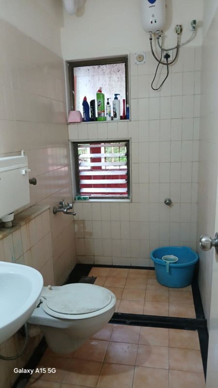 Bathroom, tirupathi-the-windsor 4 Bedroom 1450 Sq.Ft. Apartment In Kandivali East Mumbai 10054066