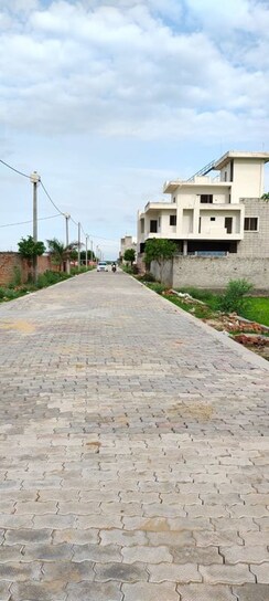 Plot For Sale in Amar Shaheed Path