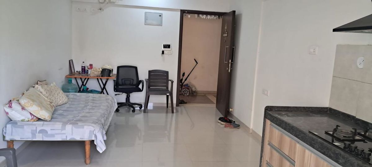 1 BHK Apartment For Rent in Gera Adara