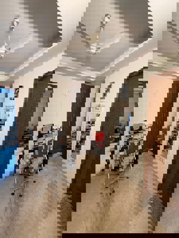 1 BHK 200 Sq.Ft. Apartment in Dhavalgiri Apartment Sector 11