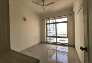 Room in 2 BHK Apartment at Jaypee Kensington Heights, Sector 133 – for Sale