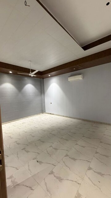 Room in 2 BHK Apartment at RWA Apartments Sector 19, Sector 19 – for Rent