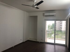Room in 3 BHK Apartment at Spaze Privy AT4, Sector 84 – for Rent