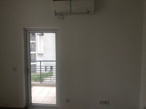 Room in 3 BHK Apartment at Spaze Privy AT4, Sector 84 – for Rent