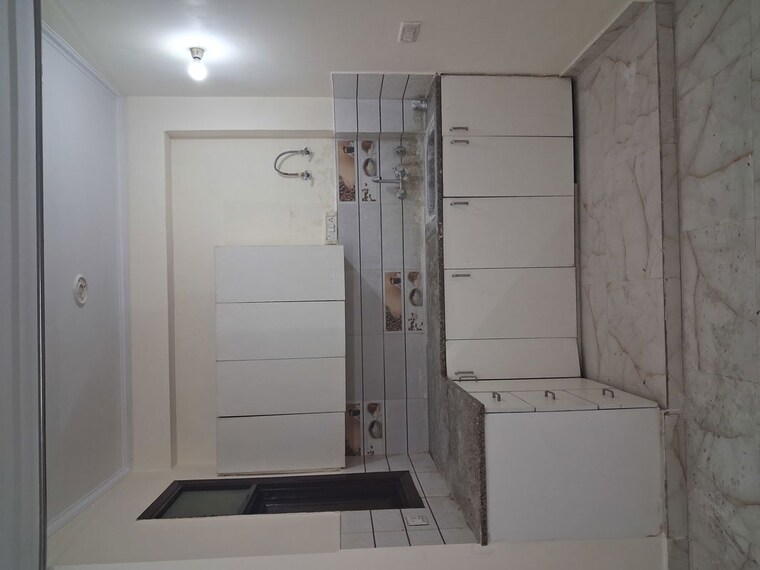 Bathroom, mehrauli 1 Bedroom 450 Sq.Ft. Apartment In Mehrauli Delhi 10054192