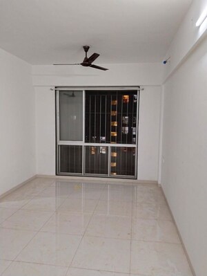 Room in 1 BHK Apartment at Neel Sidhi Infinity, Khanda Colony – for Rent