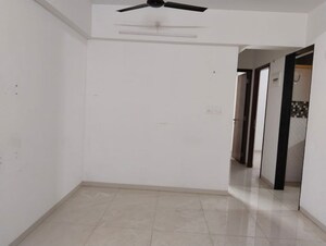 Room in 1 BHK Apartment at Neel Sidhi Infinity, Khanda Colony – for Rent