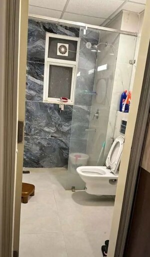 Bathroom in 3 BHK Apartment at Hazratganj – for Rent