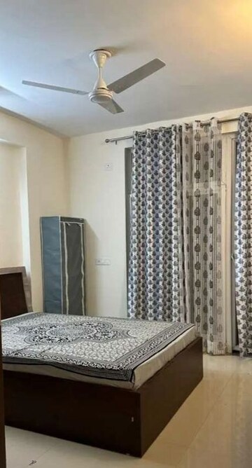 Bedroom in 3 BHK Apartment at Hazratganj – for Rent