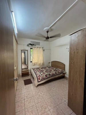 Bedroom in 1 BHK Apartment at Andheri West – for Rent