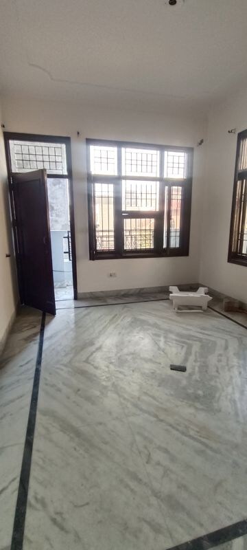 Room in 3 BHK Independent House at Lohgarh – for Rent