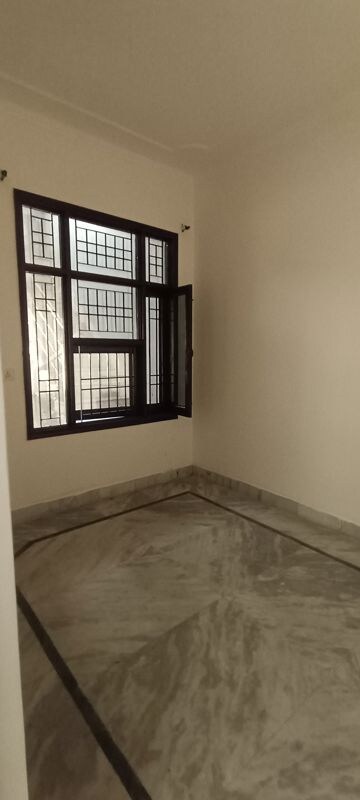 Room in 3 BHK Independent House at Lohgarh – for Rent