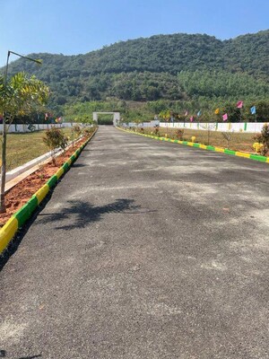  Plot For Sale in Gandigundam