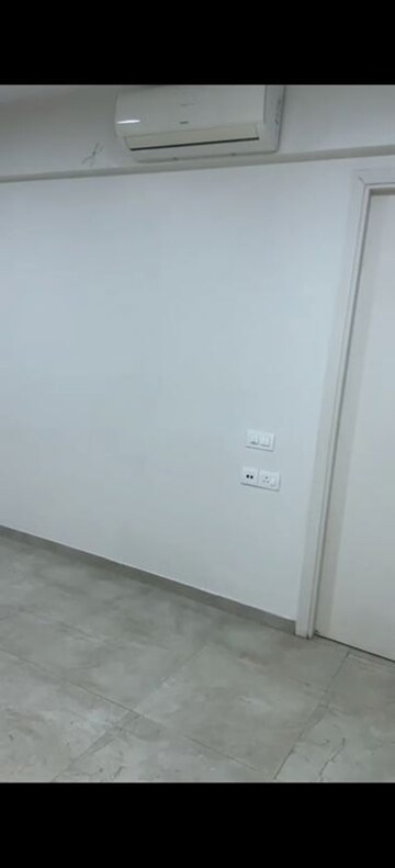 Room in 3 BHK Apartment at Hiranandani Phillipa, Ghodbunder Road – for Rent