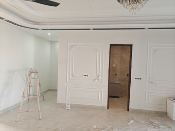 Building Lobby in 3 BHK Builder Floor at Sector 9a – for Sale