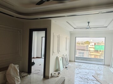 Building Lobby in 3 BHK Builder Floor at Sector 9a – for Sale