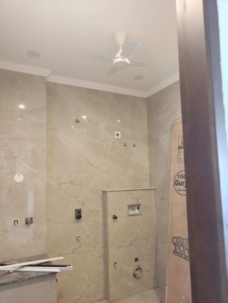 Bathroom, sector 9a 3 Bedroom 263 Sq.Yd. Builder Floor In Sector 9a Gurgaon 10054301