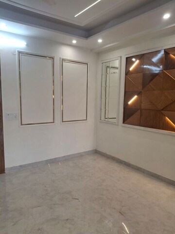 Room in 5 BHK Villa at Palam Vihar – for Sale