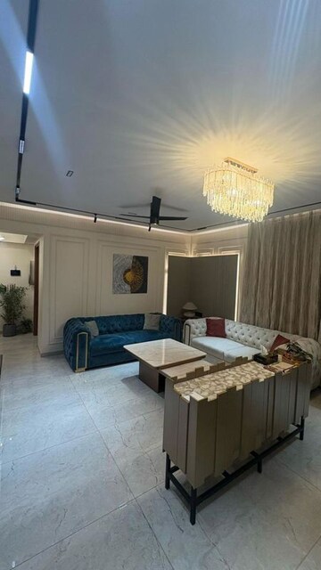 Bedroom in 4 BHK Apartment at Experion Capital, Gomti Nagar – for Rent