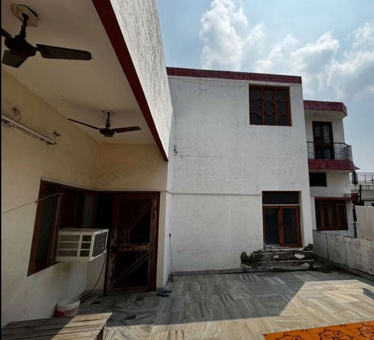 Exterior View, aliganj  4500 Sq.Ft. Independent House In Aliganj Lucknow 10054318