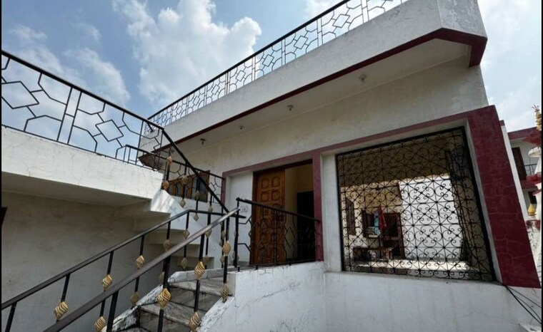 Exterior View, aliganj  4500 Sq.Ft. Independent House In Aliganj Lucknow 10054318