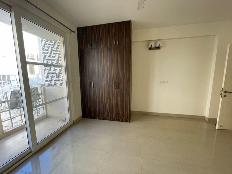 Room, emaar-emerald-floors-premier 3 Bedroom 1650 Sq.Ft. Apartment In Sector 65 Gurgaon 10054337