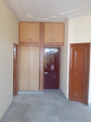 Room in 3 BHK Builder Floor at Sector 37 – for Rent