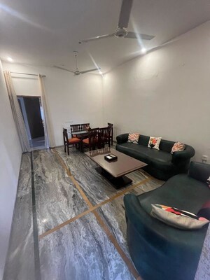 4 BHK Builder Floor For Rent in Sector 27