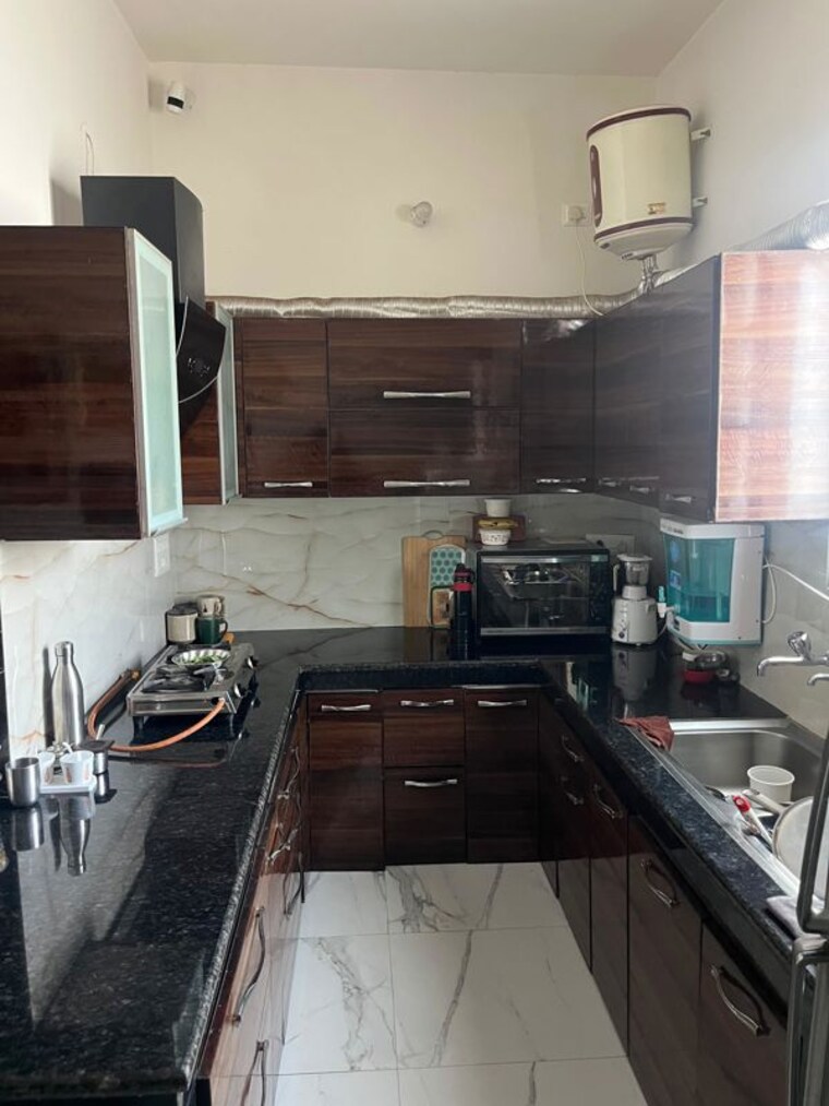 Kitchen, sector 27 4 Bedroom 3000 Sq.Ft. Builder Floor In Sector 27 Chandigarh 10054366