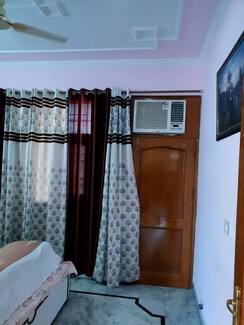 3 BHK Builder Floor For Rent in Sector 35