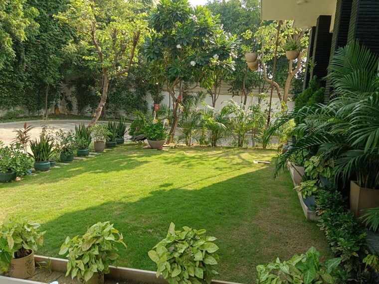 Garden, vipul-tatvam-villas 5 Bedroom 6150 Sq.Ft. Villa In Sector 48 Gurgaon 10052929
