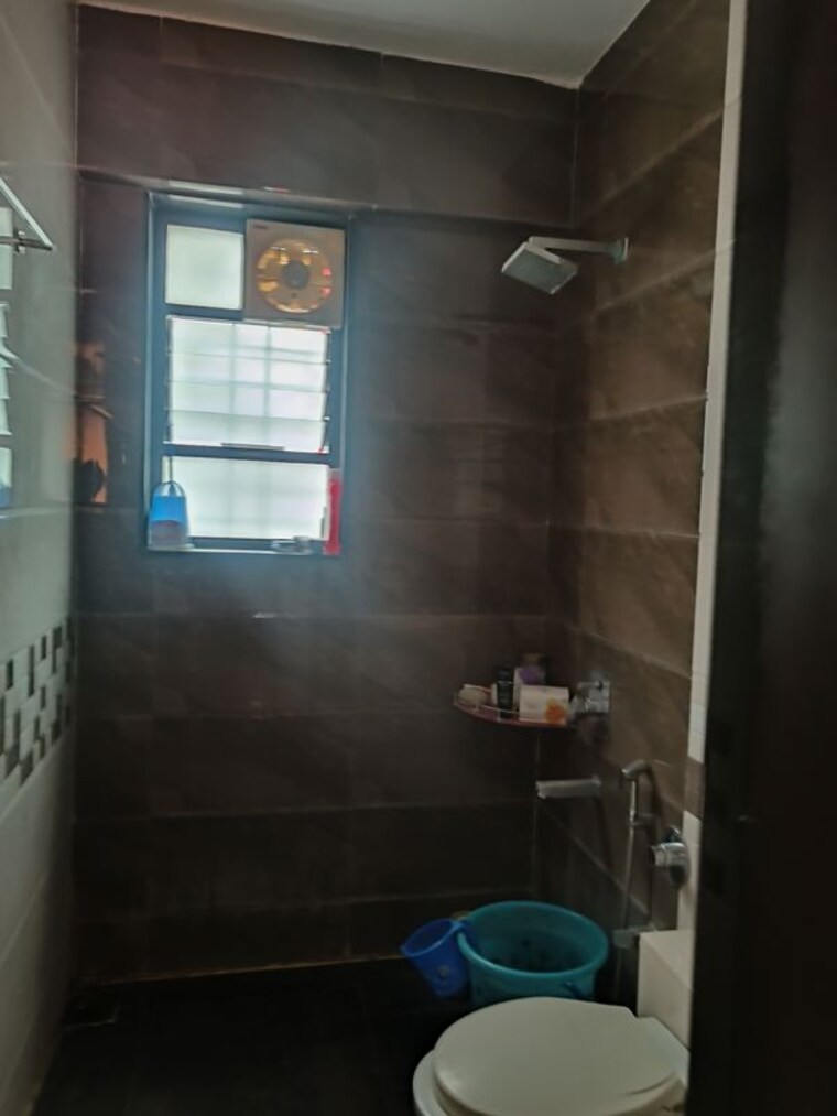 Bathroom, wakad 2 Bedroom 780 Sq.Ft. Apartment In Wakad Pune 10054438