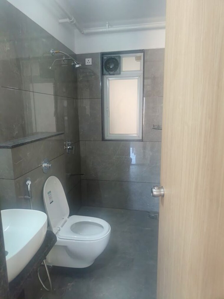 Bathroom, rgs-forte 2 Bedroom 850 Sq.Ft. Apartment In Wakad Pune 10054445