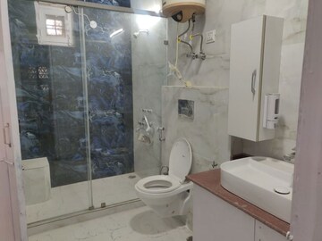 Bathroom in 1.5 BHK Apartment at Arawali Apartments, Sector 52 – for Rent