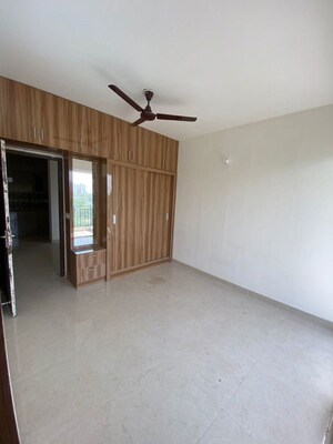 Room in 2 BHK Apartment at Signature Global Proxima, Sector 89 – for Rent