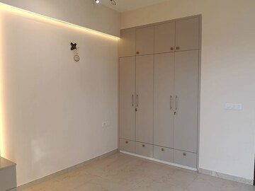 Room in 3.5 BHK Apartment at Smart World Gems, Sector 89 – for Rent