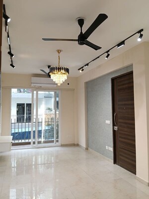 Room in 3.5 BHK Apartment at Smart World Gems, Sector 89 – for Rent