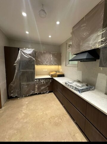 Kitchen in 2.5 BHK Builder Floor at Sector 56 – for Sale