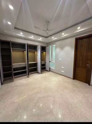 Room in 2.5 BHK Builder Floor at Sector 56 – for Sale