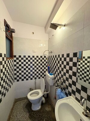 Bathroom in 1 BHK Builder Floor at Ignou Road – for Rent