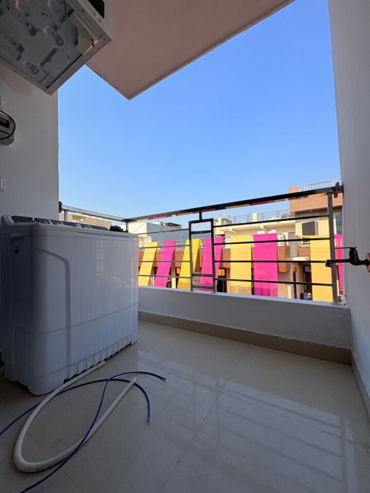 Balcony, ignou road 1 Bedroom 500 Sq.Ft. Builder Floor In Ignou Road Delhi 10054484