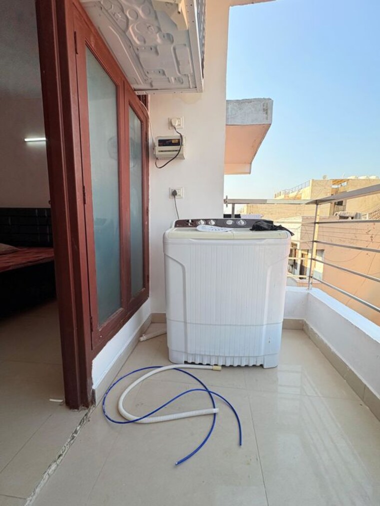 Balcony, ignou road 1 Bedroom 500 Sq.Ft. Builder Floor In Ignou Road Delhi 10054484